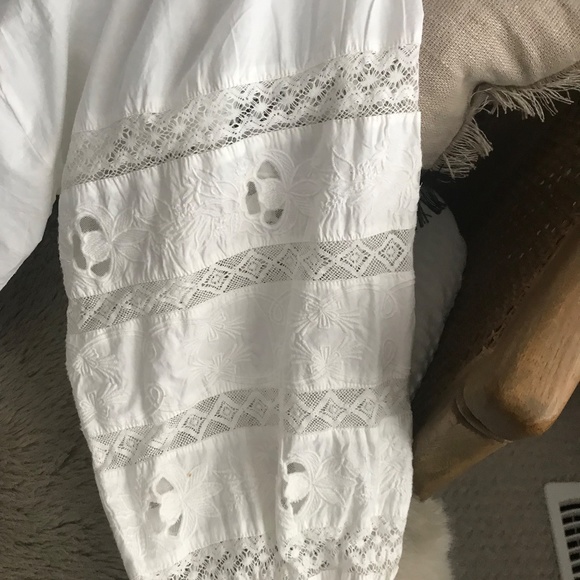 white cotton blouse - Picture 3 of 9